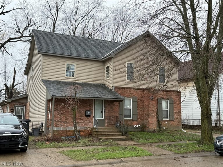 140 School Street, Elyria, OH, 44035