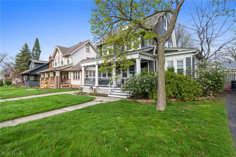 2195 Arthur Avenue, Lakewood, OH - Photo 2