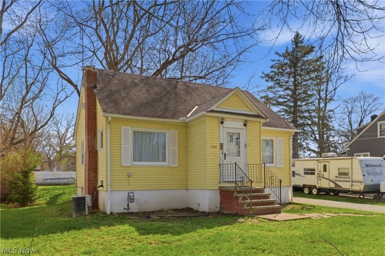 240 45th Street, Lorain, OH - Photo 2