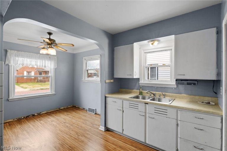 3321 Archmere Avenue, Cleveland, OH - Photo 6