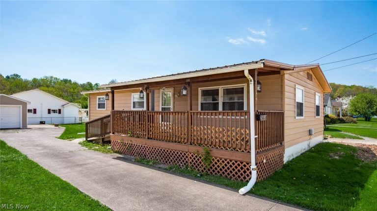 1146 Seborn Avenue, South Zanesville, OH, 43701