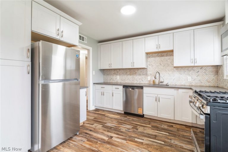 568 Sycamore Drive, Euclid, OH - Photo 3