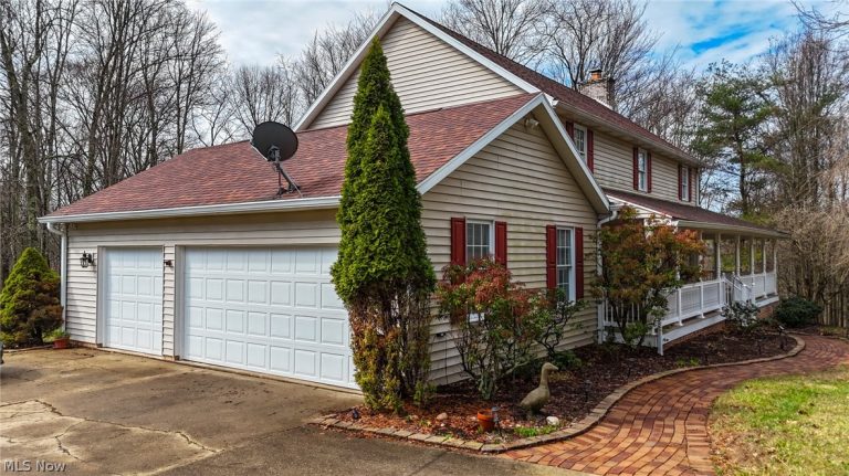 81 James Road, Fleming, OH - Photo 4
