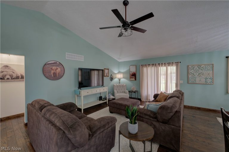118 Sassafras Drive, Vermilion, OH - Photo 4
