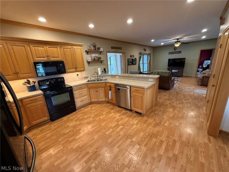 734 Pga Boulevard, New Philadelphia, OH - Photo 5
