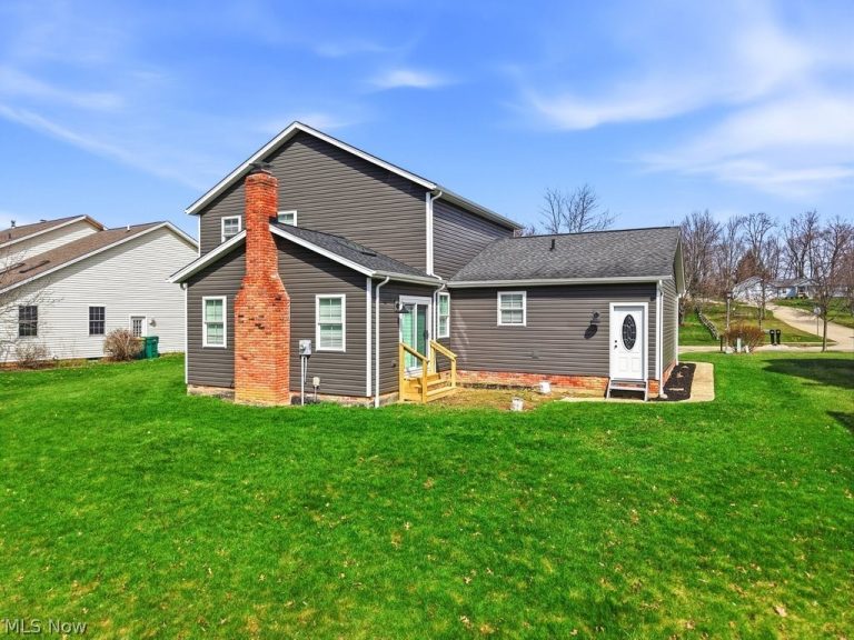 2340 Sandalwood Drive, Twinsburg, OH - Photo 2