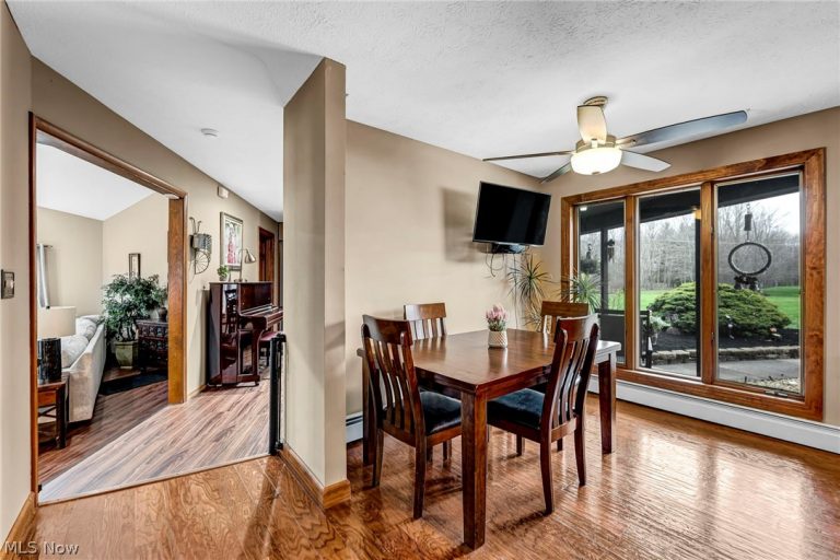 2960 Millgate Drive, Willoughby Hills, OH - Photo 8