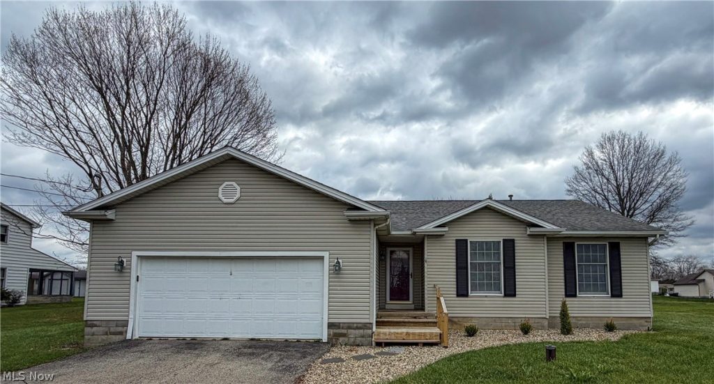 9825 Struthers Road, New Middletown, OH