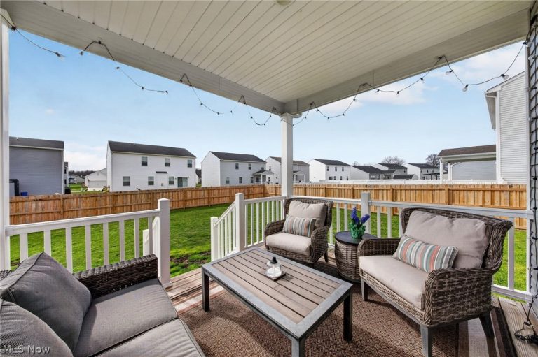 224 Harvest Way, Elyria, OH - Photo 2