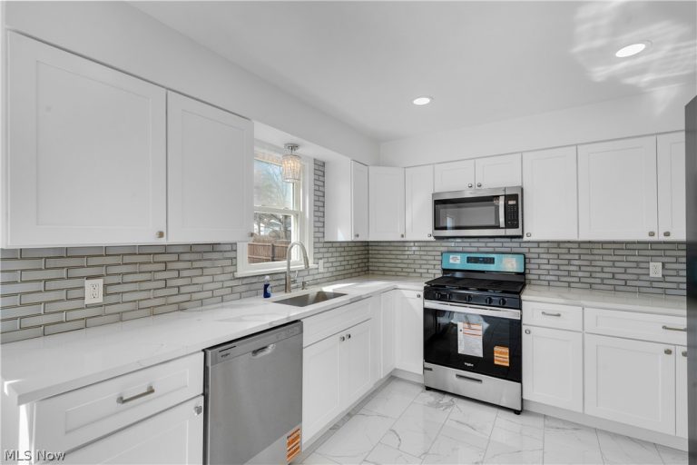 1984 Schenley Avenue, Youngstown, OH - Photo 6