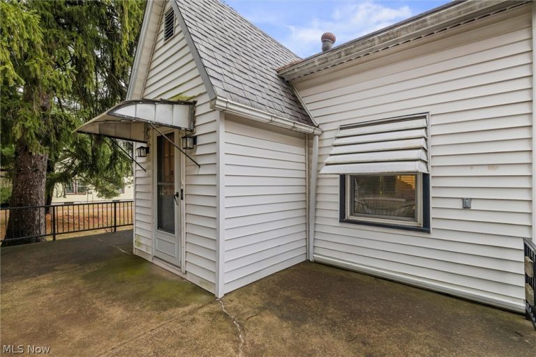 9687 South Avenue, Poland, OH - Photo 2