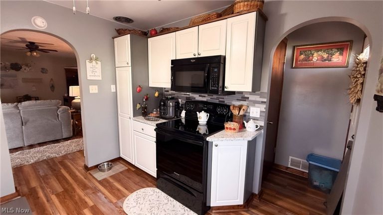 3800 Hanlin Way, Weirton, WV - Photo 8