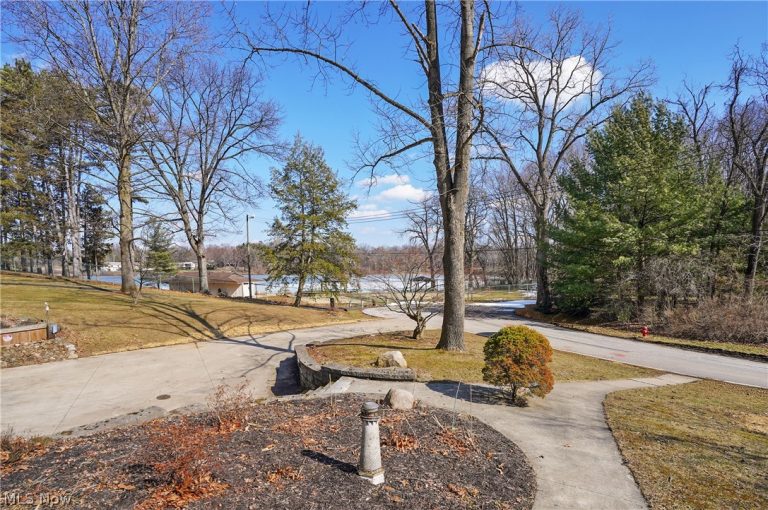 2822 Lakeland Parkway, Silver Lake, OH - Photo 4