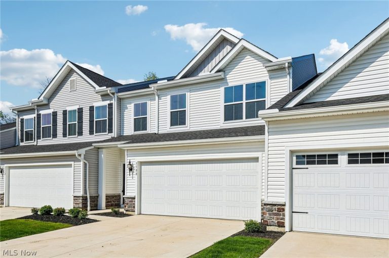 3508 Bushwillow Drive, Green, OH - Photo 3