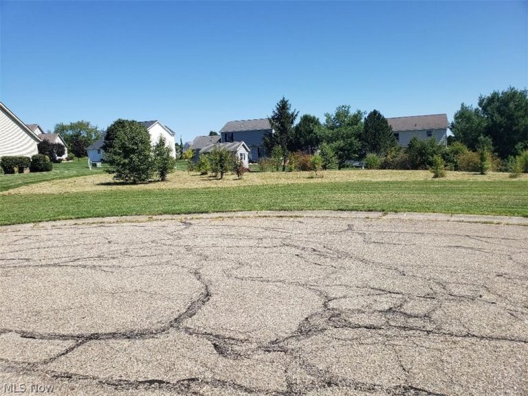 5509 Shadow Field Circle, Louisville, OH - Photo 3