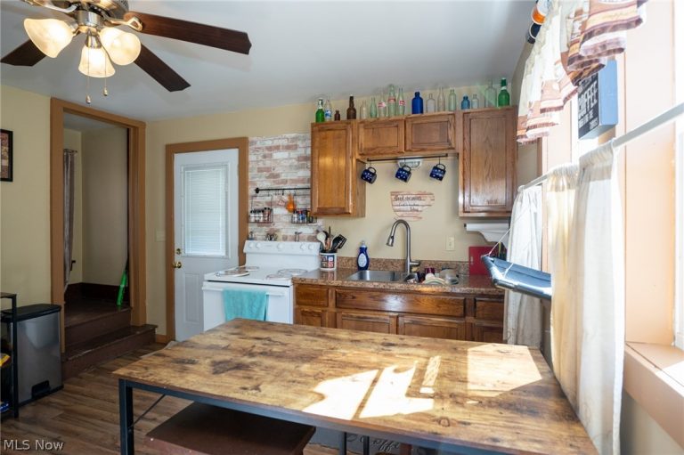 2204 Commerce Street, Wellsburg, WV - Photo 6