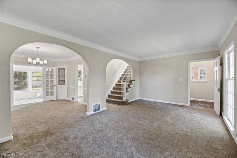 1031 Pennfield Road, Cleveland Heights, OH - Photo 3