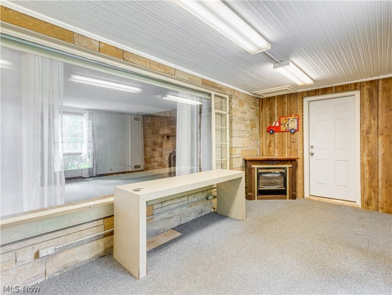 2740 Chelsea Drive, Akron, OH - Photo 3