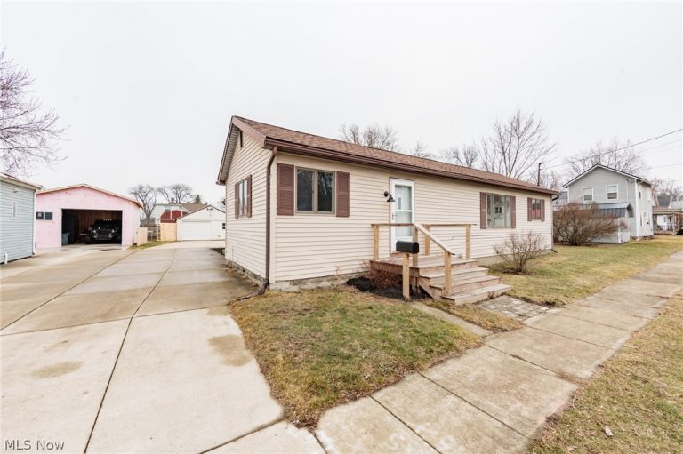 24 Baker Street, Norwalk, OH - Photo 2
