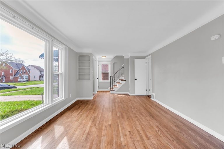 16705 Glendale Avenue, Cleveland, OH - Photo 5