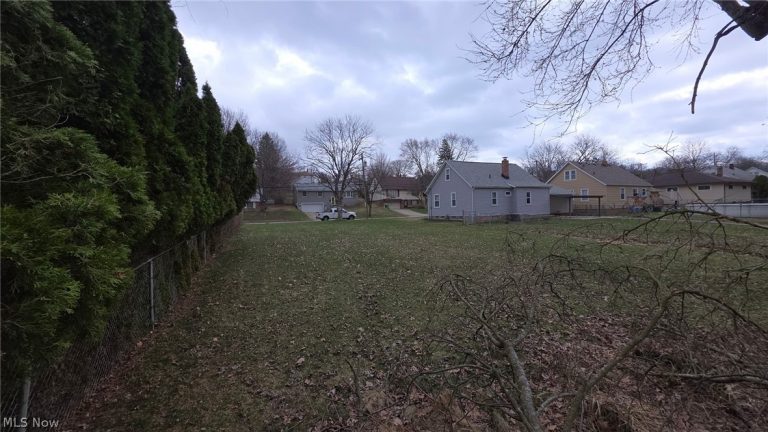 4930 81st Street, Garfield Heights, OH - Photo 3