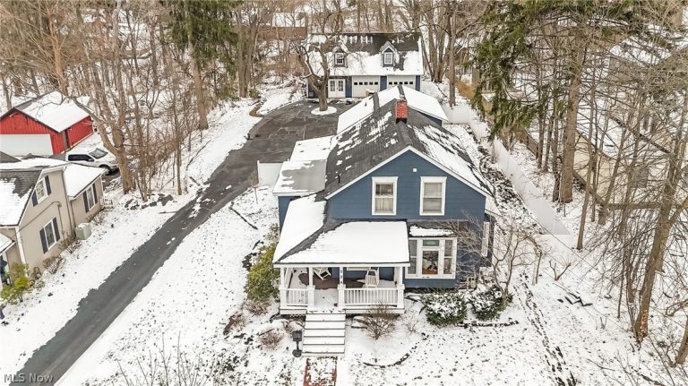 224 Hambden, Chardon, OH - Photo 3