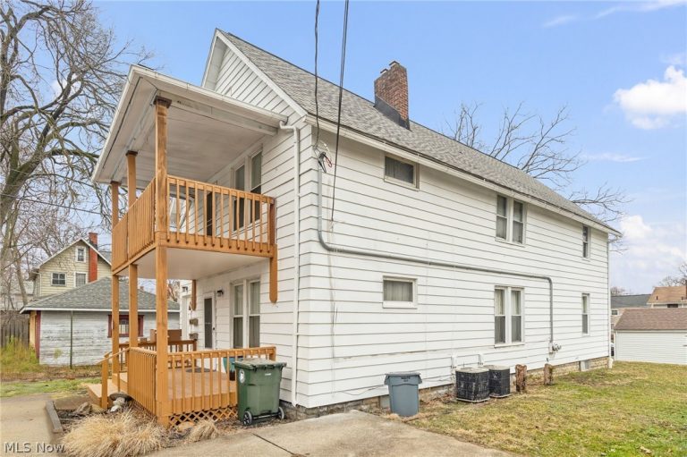 2112 Iris Court, Canton, OH - Photo 4