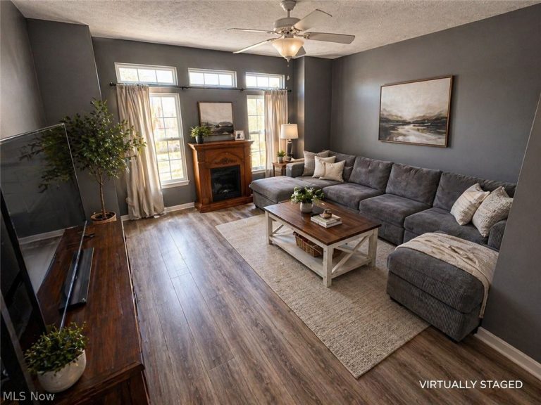 30056 Euclid Avenue #14, Wickliffe, OH - Photo 2