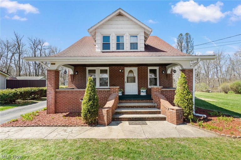 8009 Waynesburg Drive, Waynesburg, OH, 44688