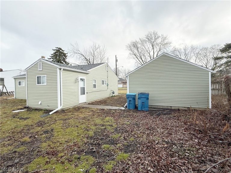 1528 Maine Avenue, Lorain, OH - Photo 8