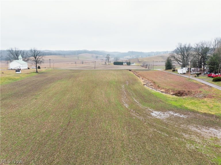 3967 Crooked Run Road, New Philadelphia, OH - Photo 5