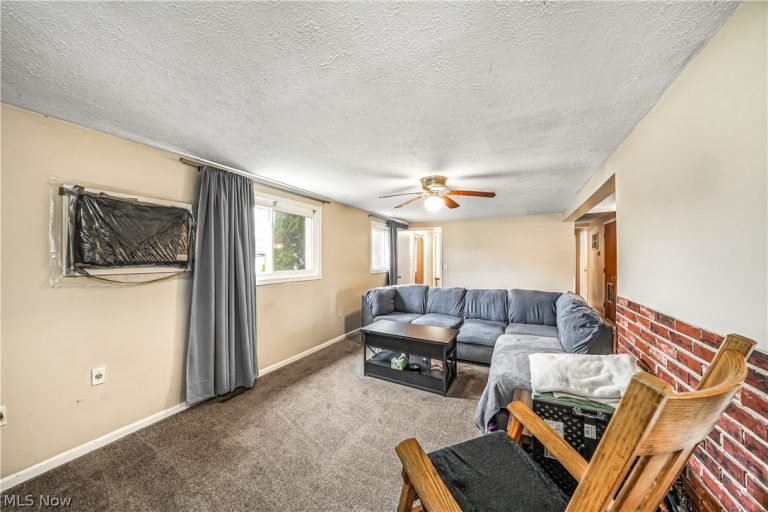 11328 Kyle Road, Garrettsville, OH - Photo 6