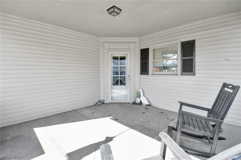 125 Beaver Street, Warsaw, OH - Photo 2
