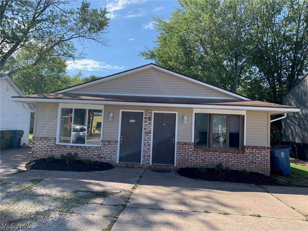 326/328 Abbe Road, Sheffield Lake, OH