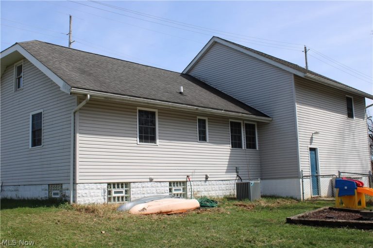 2254 Milton Boulevard, Newton Falls, OH - Photo 5