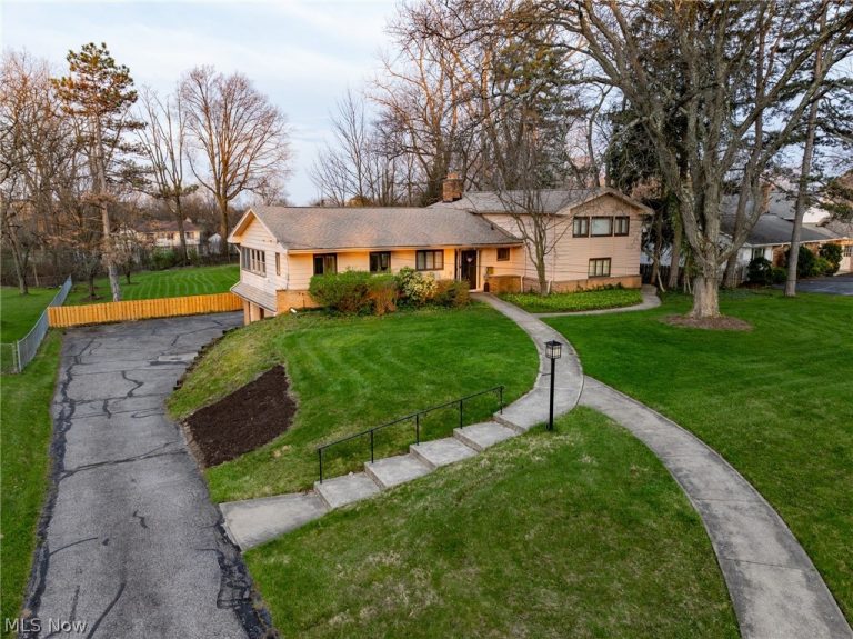 25510 Bryden Road, Beachwood, OH, 44122