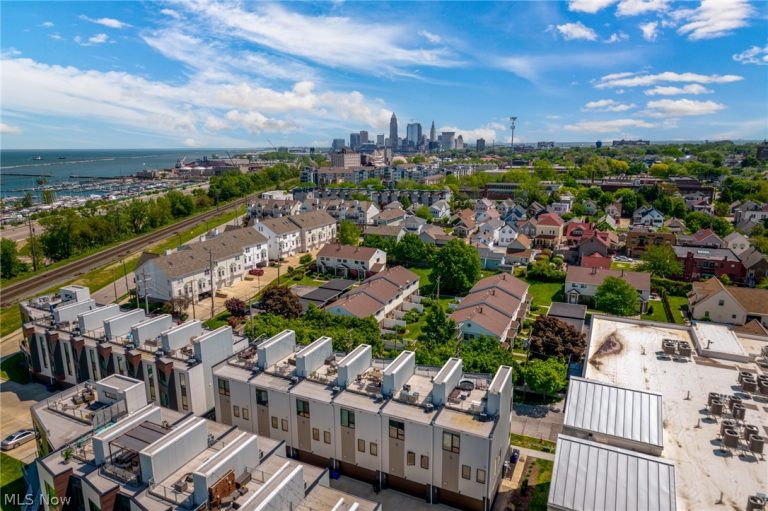 1240 70th Street, Cleveland, OH - Photo 6