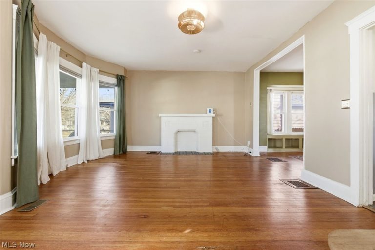 1279 Beach Avenue, Lakewood, OH - Photo 8