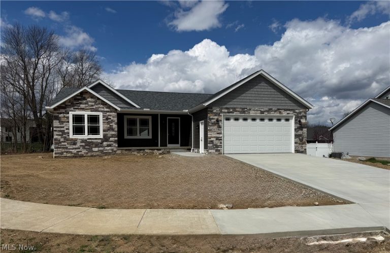 2639 Squirrel Hollow Street, Canton, OH, 44704