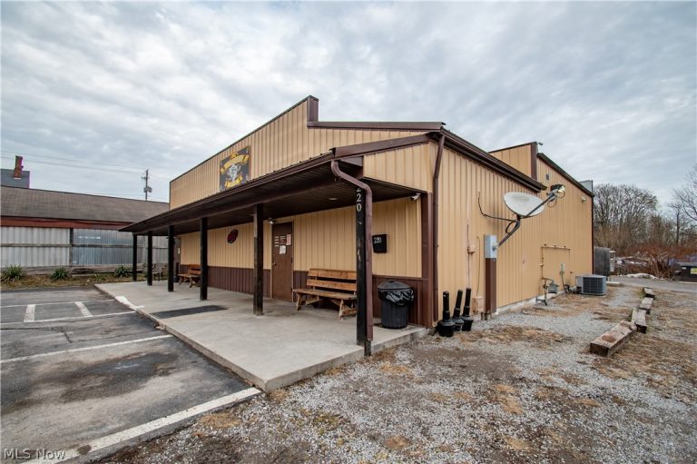 220 Jefferson Street, Lisbon, OH - Photo 2