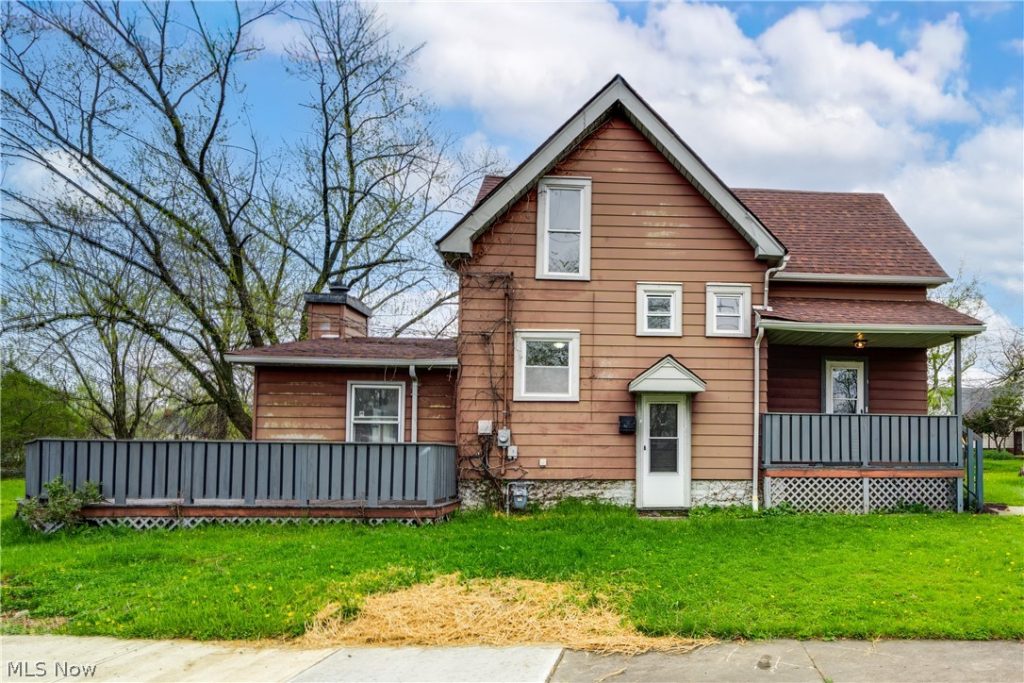 15413 Raymond Street, Maple Heights, OH
