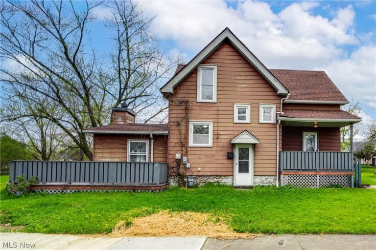 15413 Raymond Street, Maple Heights, OH, 44137
