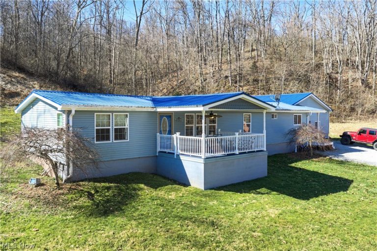 1201 Congress Road, Belpre, OH - Photo 2