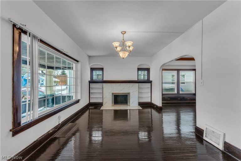 11806 Farringdon Avenue, Cleveland, OH - Photo 4