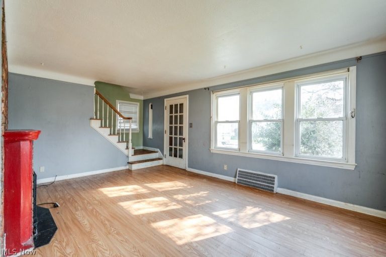 860 232nd Street, Euclid, OH - Photo 4