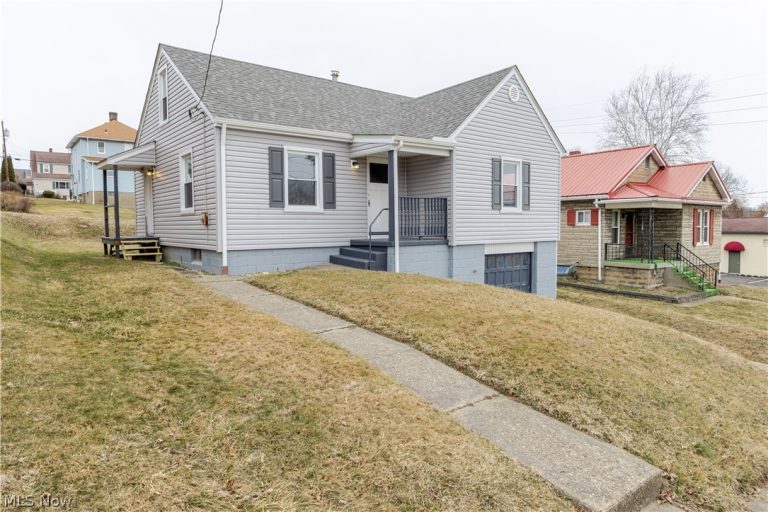 3809 Marland Heights Road, Weirton, WV - Photo 2