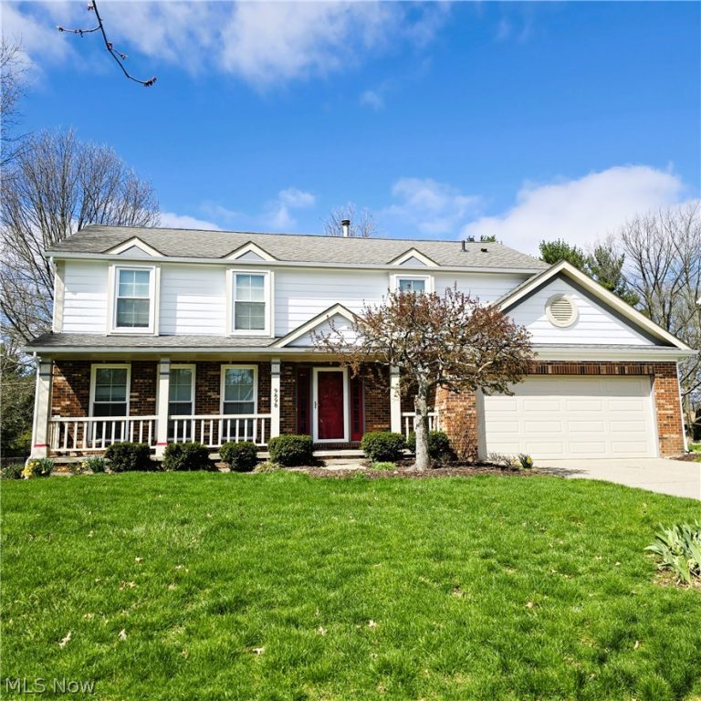 9898 Lakeview Circle, Strongsville, OH, 44136