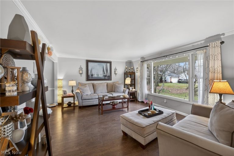 1044 Linden Lane, Lyndhurst, OH - Photo 8