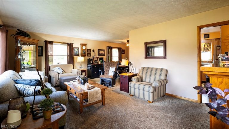 3720 Carl Street, Uniontown, OH - Photo 8