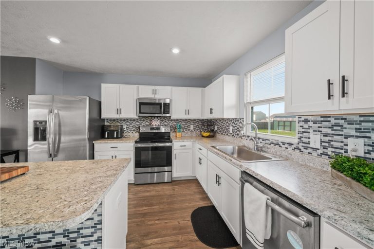 2207 Fowl Road, Elyria, OH - Photo 6